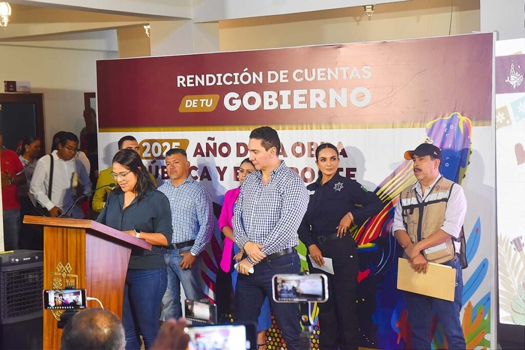 Héctor Santana rinde cuentas y entrega apoyos directos a la ciudadanía 12 rendicion de cuentas 130520250022