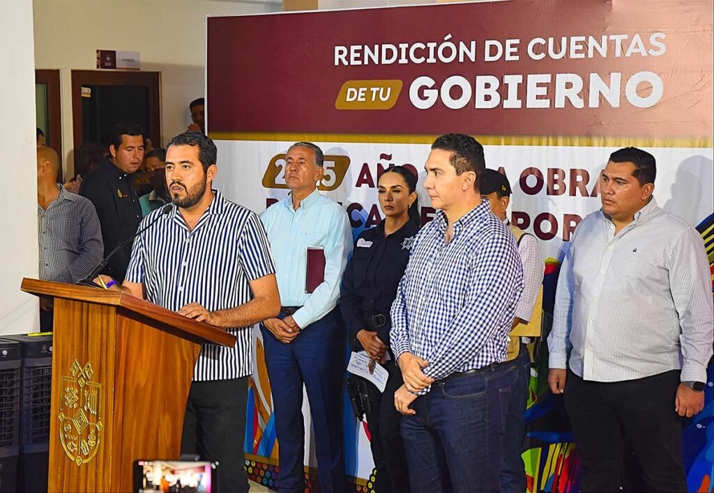 Héctor Santana rinde cuentas y entrega apoyos directos a la ciudadanía 6 rendicion de cuentas 130520250037