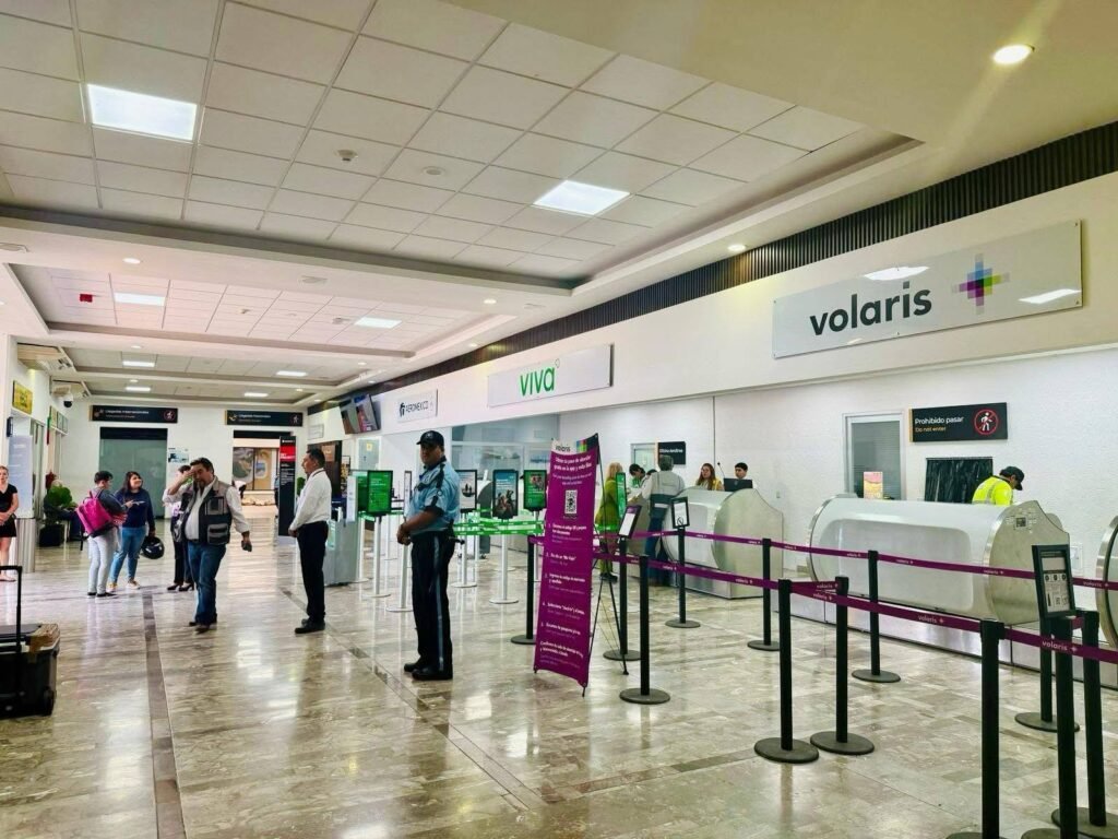Viva Aerobus: Inicia operaciones nueva ruta aérea entre CDMX y Nayarit 1 Mostradores de aerolíneas entre estas Volaris y Viva Aerobus.