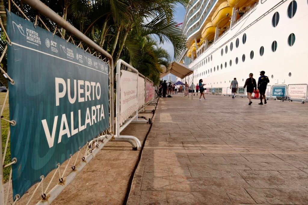 Baja en arribos de cruceros este mes de julio en Puerto Vallarta 3 51700328098 d1ddb0f54b h