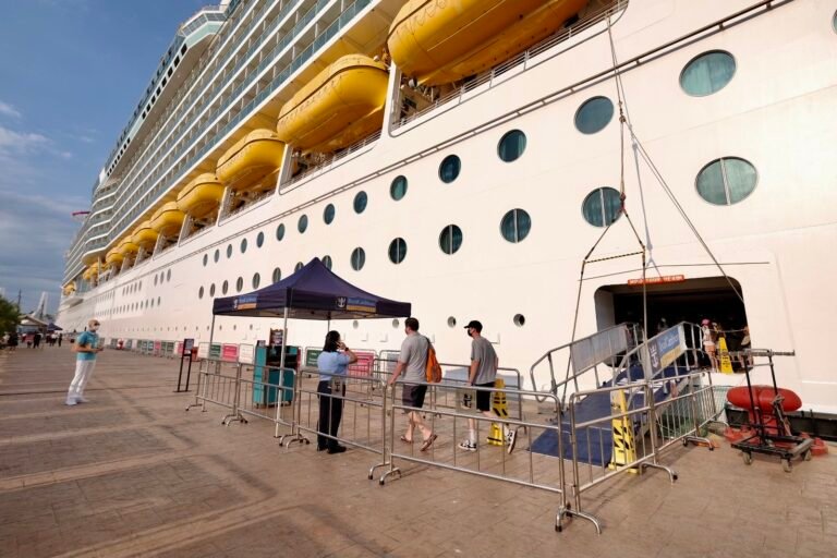 Baja en arribos de cruceros este mes de julio en Puerto Vallarta