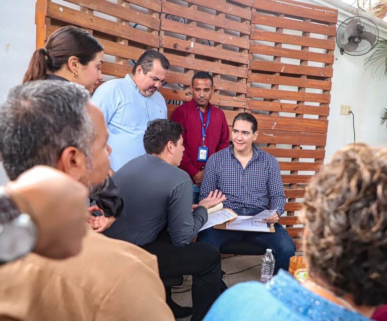 Encabeza Héctor Santana la 34ª Audiencia Ciudadana en Mezcalitos
