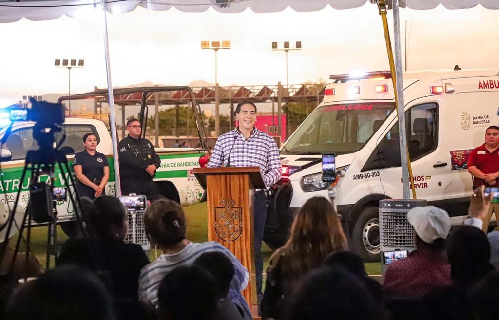 Rinde Héctor Santana informe ciudadano con obras y apoyos sociales 1 Rinde Héctor Santana informe ciudadano.