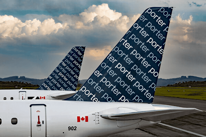 Vallarta amplía su conexión con Canadá: llega Porter Airlines con 3 nuevas rutas 1 La cola de un avión de Porter Airlines