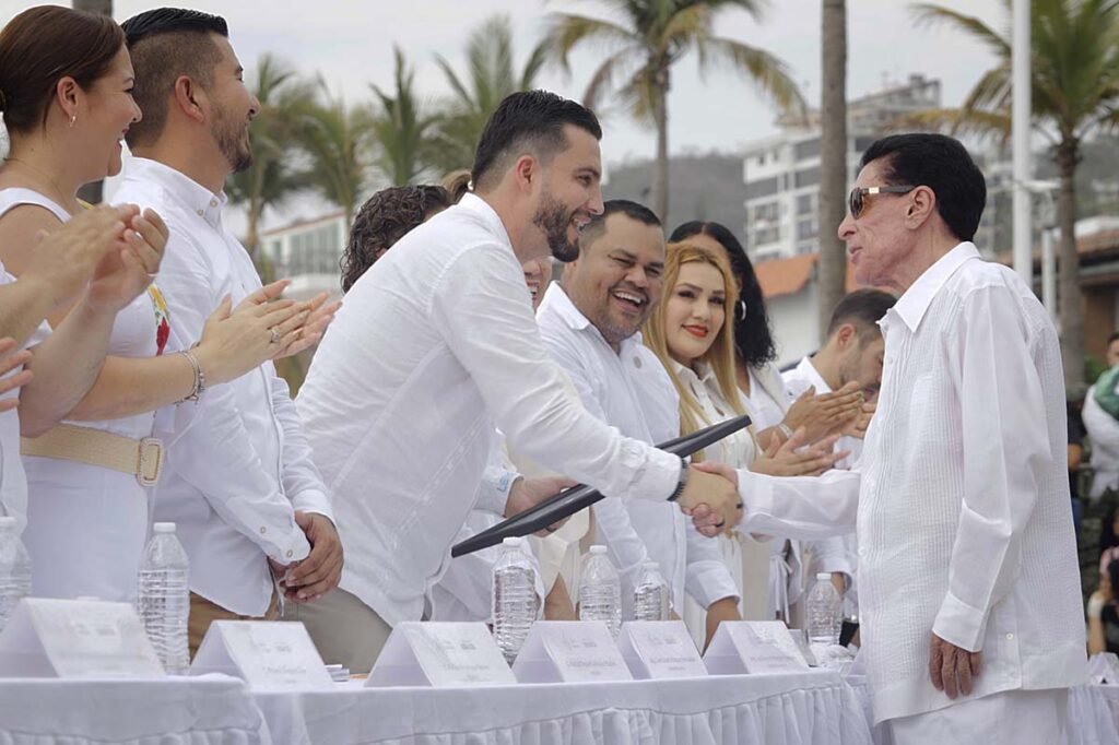 Puerto Vallarta reconoce a su gente en su 107 aniversario 01