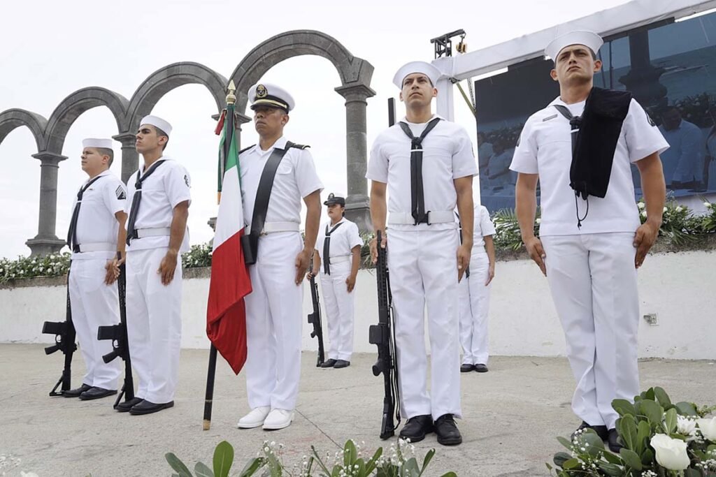 Puerto Vallarta reconoce a su gente en su 107 aniversario 03