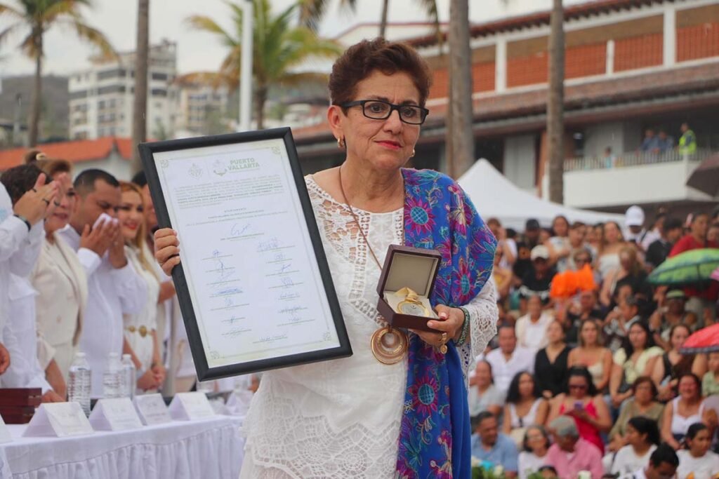 Puerto Vallarta reconoce a su gente en su 107 aniversario 09
