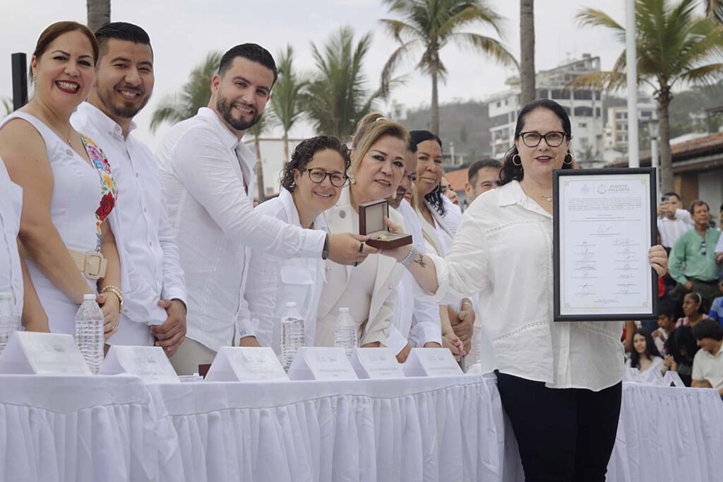 Puerto Vallarta reconoce a su gente en su 107 aniversario 10