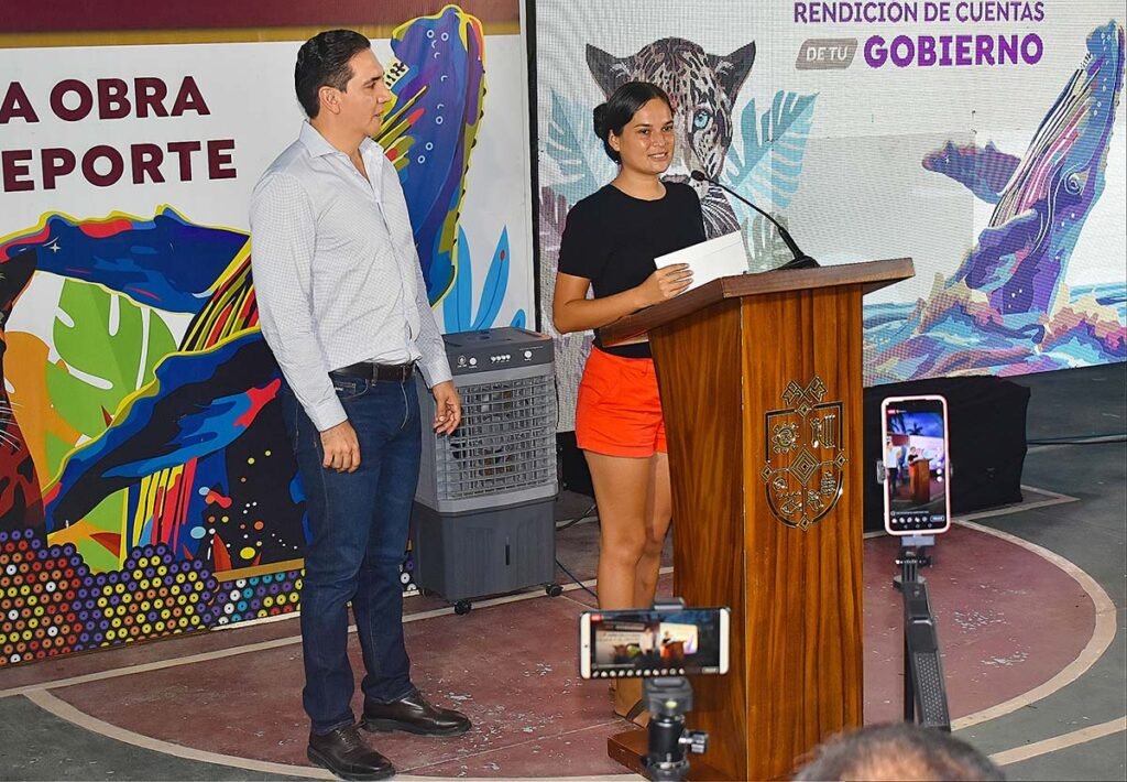 Héctor Santana rinde cuentas: nuevas obras y apoyos sociales 3 Héctor Santana rinde cuentas: nuevas obras y apoyos sociales.