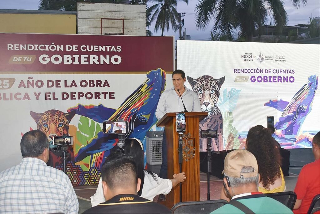 Héctor Santana rinde cuentas: nuevas obras y apoyos sociales 2 Héctor Santana rinde cuentas: nuevas obras y apoyos sociales.