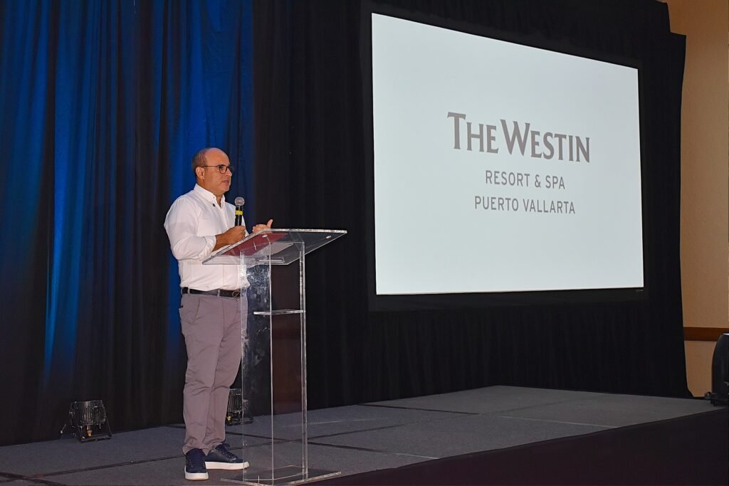 Hugo Lecanda, director de Área para los hoteles Marriott en Puerto Vallarta y Riviera Nayarit.