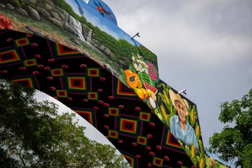 Inauguran Arco de Ingreso a El Colomo, una obra emblemática para la Sierra de Bahía de Banderas 2 Aspectos del arco de ingreso a El Colomo