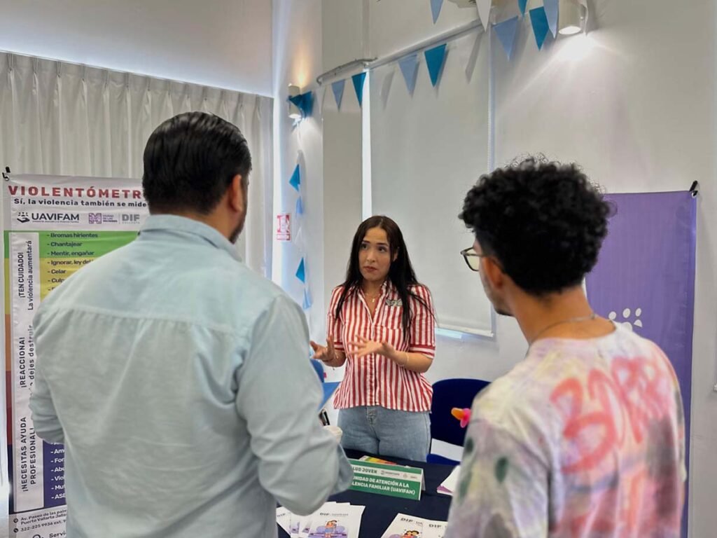 Feria de la Salud Joven en UVC beneficia a más de 450 estudiantes.