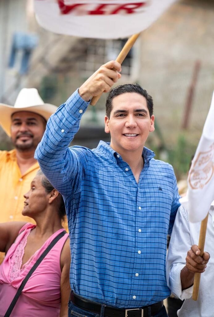 Héctor Santana arranca obra número 11 en Bucerías con inversión de 5 mdp 1 Héctor Santana arranca obra número 11 en Bucerías con inversión de 5 mdp.