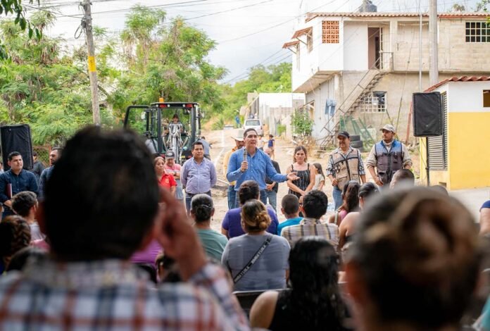 Héctor Santana arranca obra número 11 en Bucerías con inversión de 5 mdp.