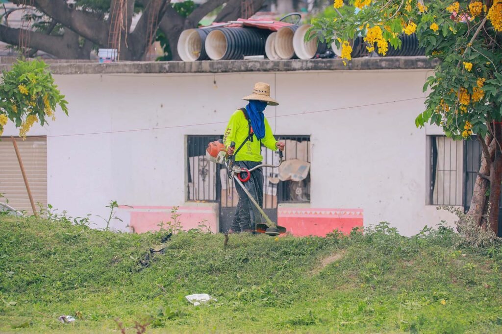 Héctor Santana encabeza jornada del "Limpiatón" en Bucerías.