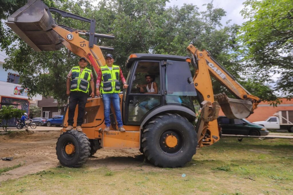 Héctor Santana encabeza jornada del "Limpiatón" en Bucerías.