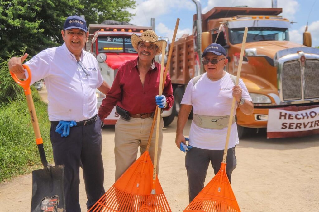 Héctor Santana encabeza jornada del "Limpiatón" en Bucerías.
