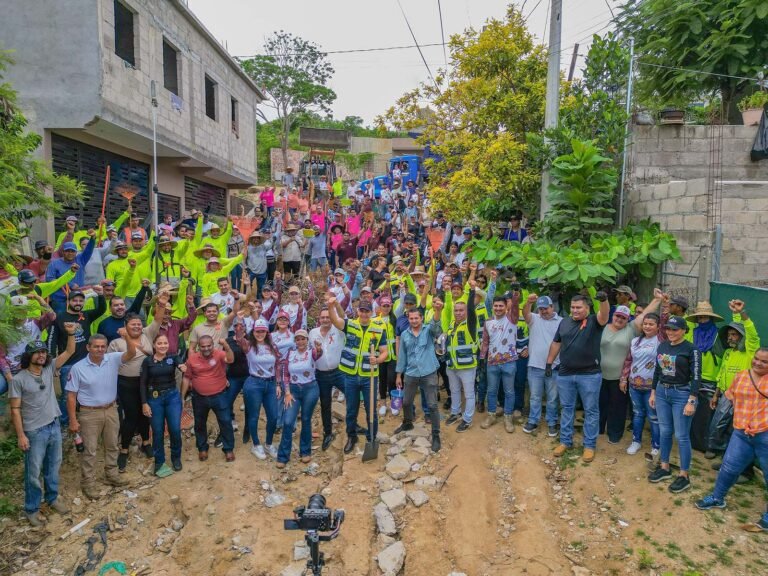 Héctor Santana encabeza jornada del “Limpiatón” en Bucerías