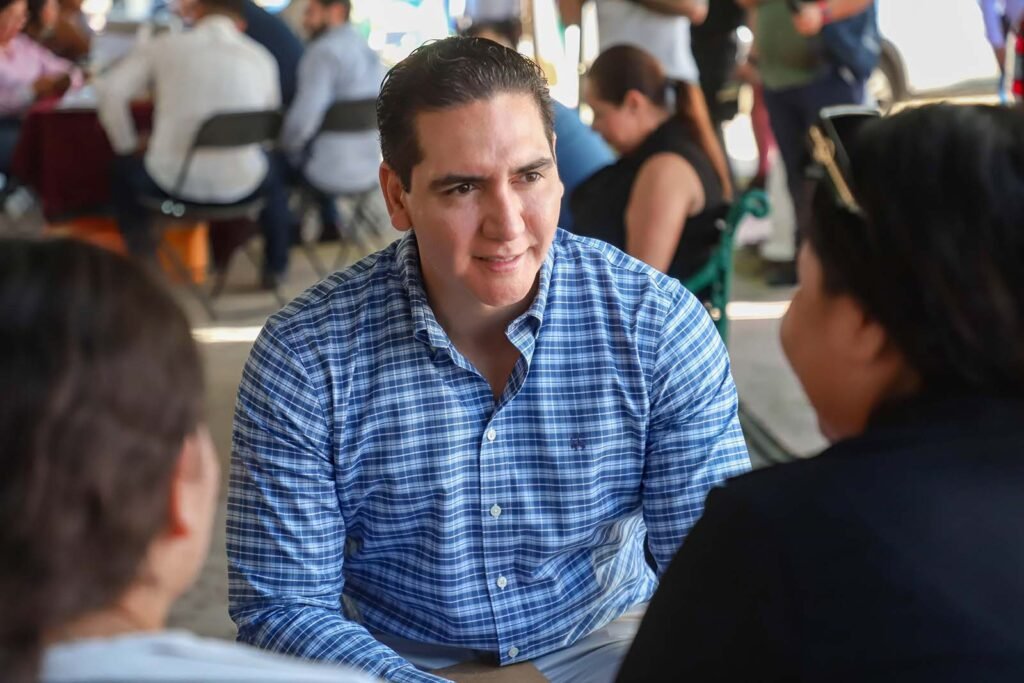 Hector Santana encabeza la Audiencia Ciudadana 39 en Valle de Banderas 02