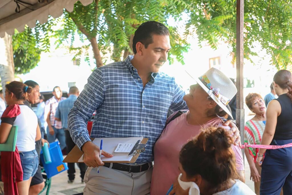 Hector Santana encabeza la Audiencia Ciudadana 39 en Valle de Banderas 03