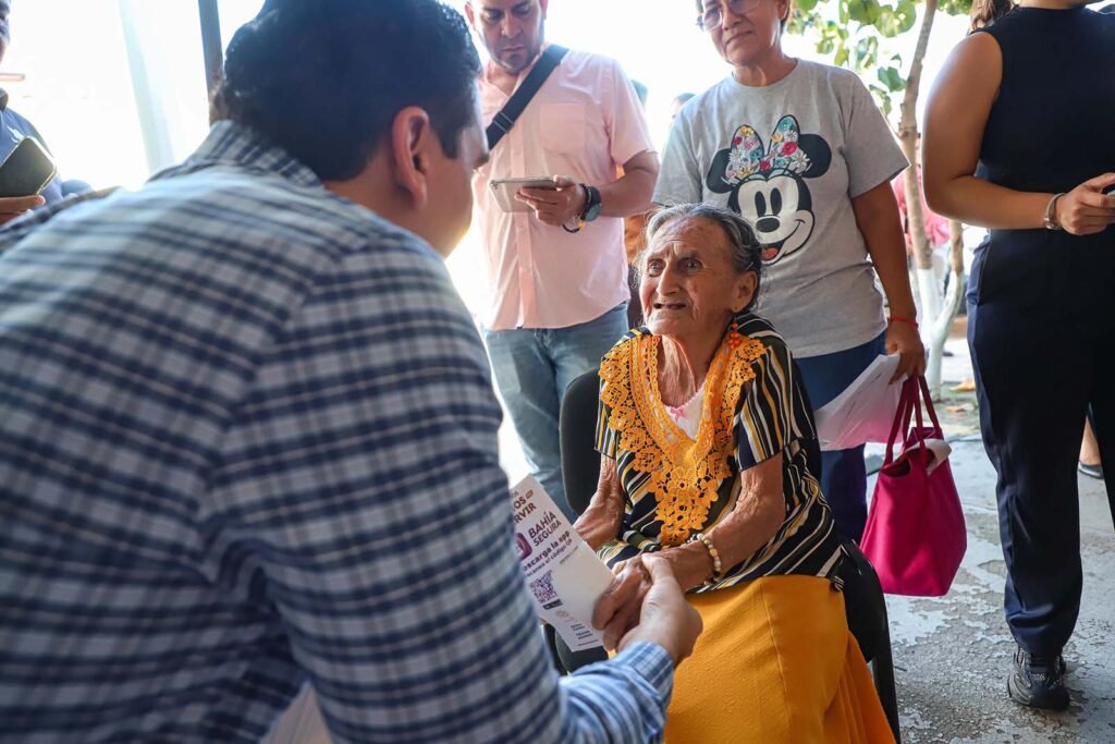 Héctor Santana encabeza la Audiencia Ciudadana 39 en Valle de Banderas.