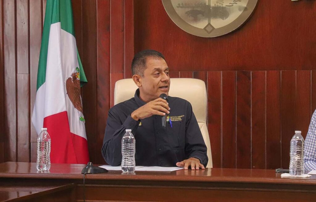Héctor Santana firma convenio de colaboración con el INEA 3 Hector Santana firma convenio de colaboracion con el INEA 07