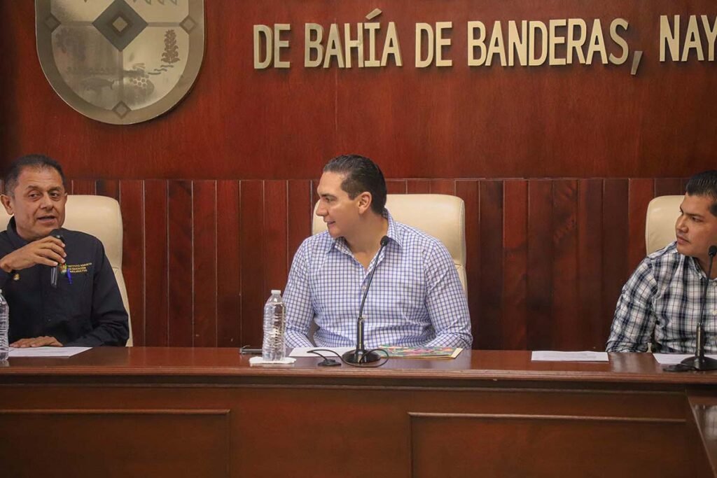 Héctor Santana firma convenio de colaboración con el INEA 4 Hector Santana firma convenio de colaboracion con el INEA 08