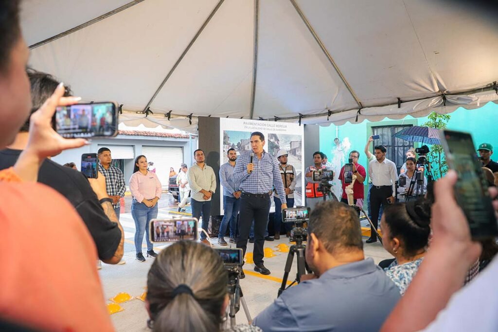 Valle de Banderas inaugura calle Morelia con impacto social histórico 2 Héctor Santana inauguró la calle Morelia.