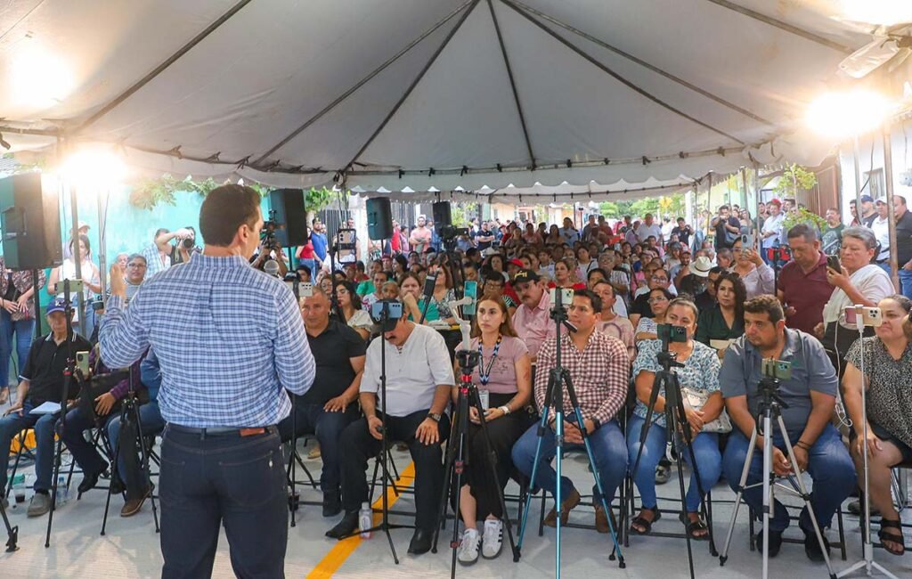 Valle de Banderas inaugura calle Morelia con impacto social histórico 1 Héctor Santana inauguró la calle Morelia.