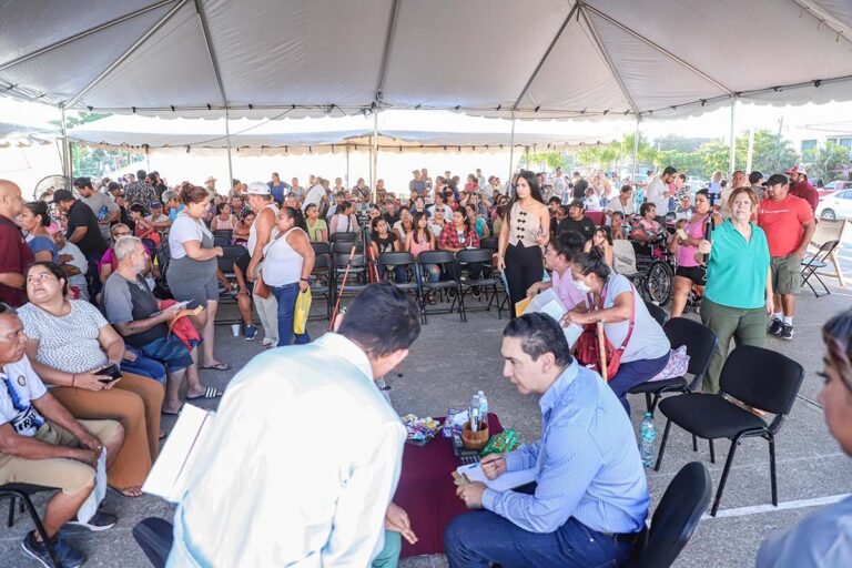 Héctor Santana realiza Audiencia Ciudadana 38 en Jardines del Sol
