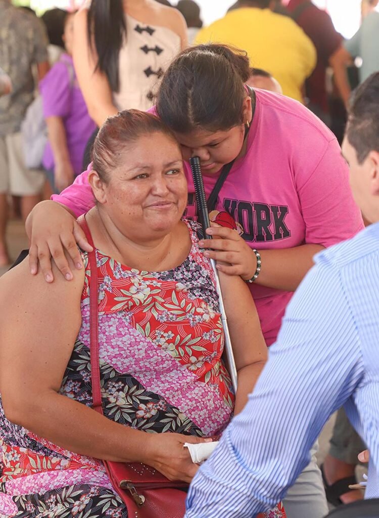 Héctor Santana realiza Audiencia Ciudadana 38 en Jardines del Sol.