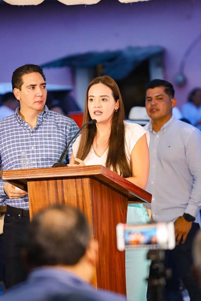 Gobierno de Bahía de Banderas entrega obras y mejora servicios 3 Héctor Santana rinde cuentas desde Valle de Banderas.