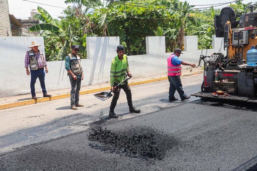 Reencarpetamiento de Avenida Yucatán mejora vialidad en San José 8 Reencarpetamiento de Avenida Yucatan mejora vialidad en San Jose 02