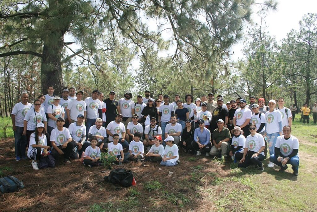 Agroindustria tequilera reforesta el Bosque La Primavera.