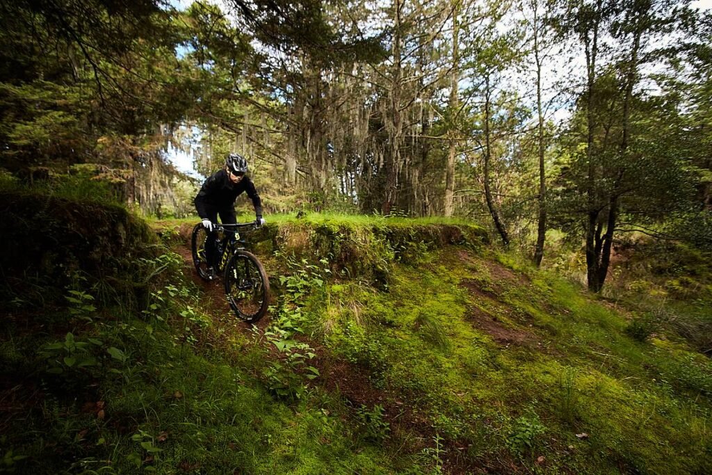 Reto Jala 2025: Un impresionante maratón de ciclismo de montaña en un mágico destino 2 Ciclismo de montaña en el Reto Jala 2025.