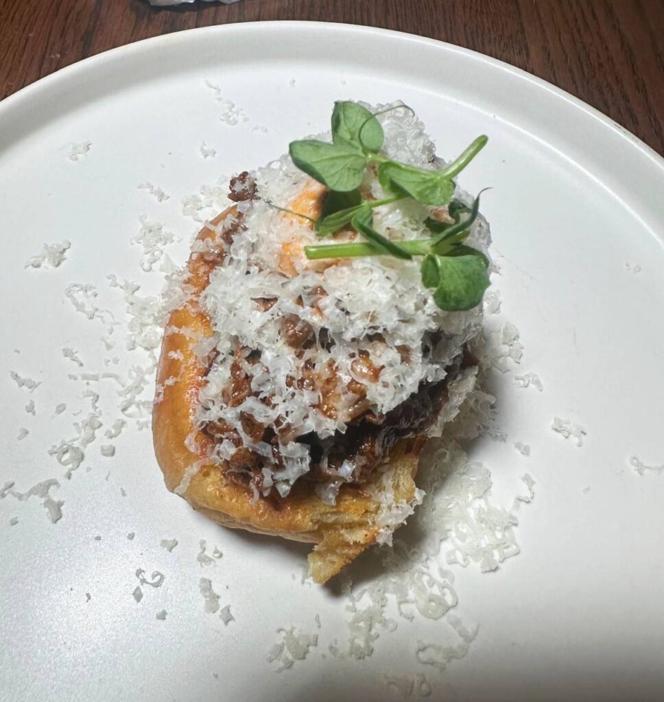 mollete birria casa cayaco