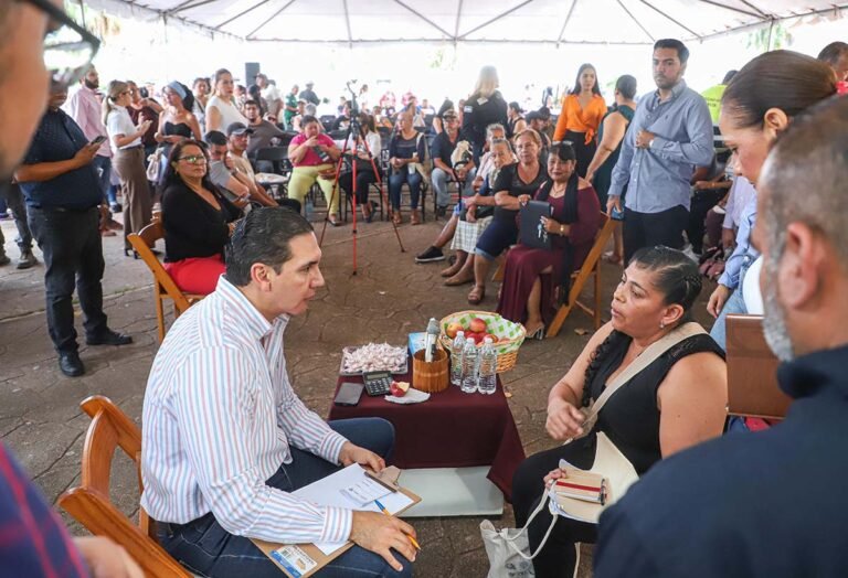 Audiencia ciudadana de Valle Dorado fortalece cercanía del gobierno municipal