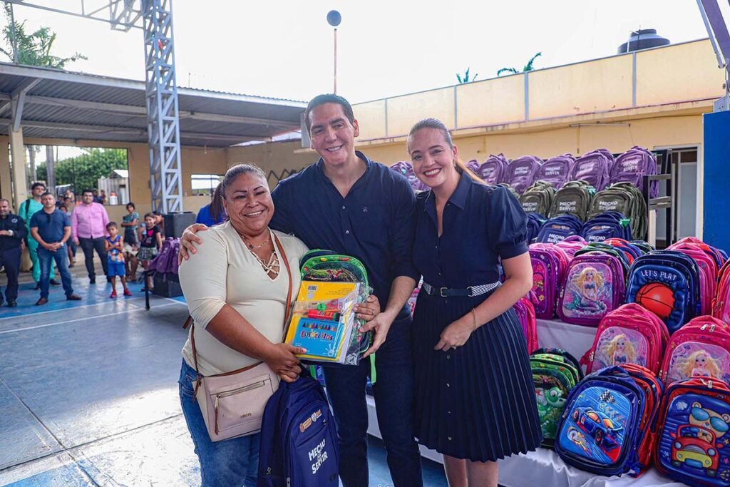 Bahía de Banderas entrega mochilas y útiles escolares a mil estudiantes 6 Bahía de Banderas entrega mochilas y útiles escolares a mil estudiantes.