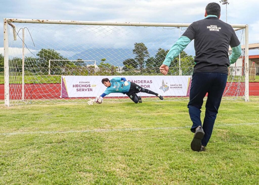 Bahía de Banderas impulsa el fútbol con convenio con Club Vads 5 Bahía de Banderas impulsa el fútbol con convenio con Club Vads.