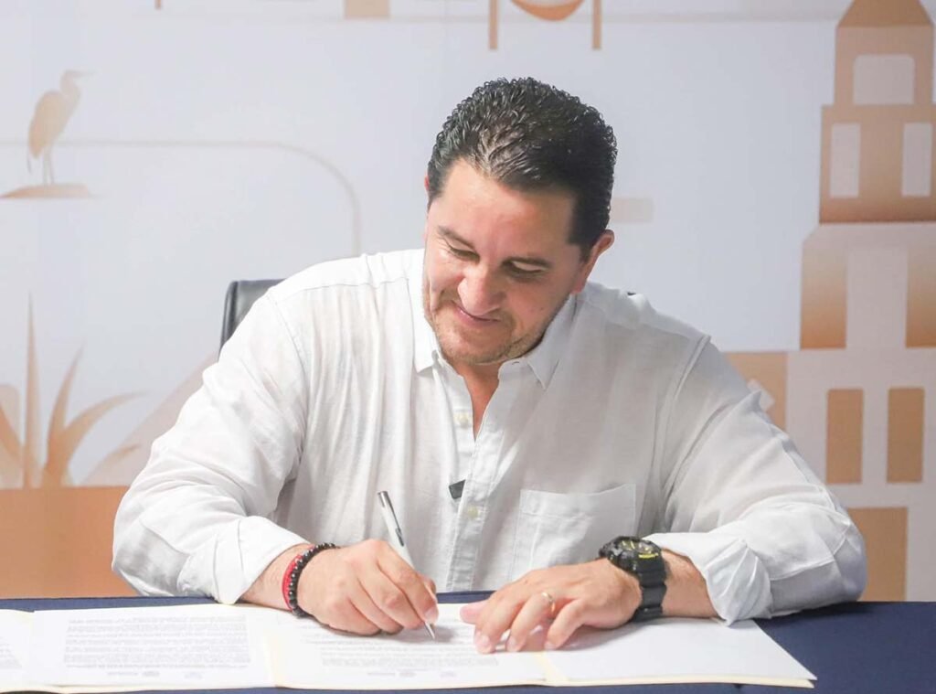 Bahía de Banderas y Fresnillo sellan hermanamiento para desarrollo turístico.