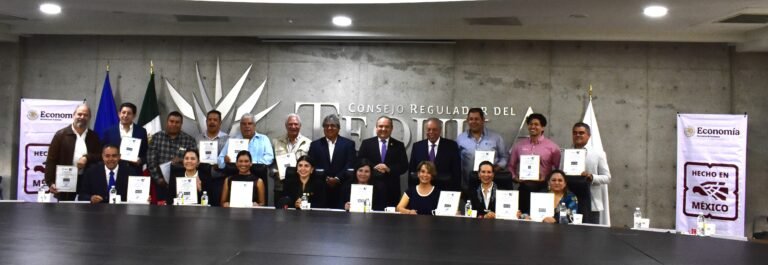 Productores de Tequila reciben certificación ‘Hecho en México’ oficial