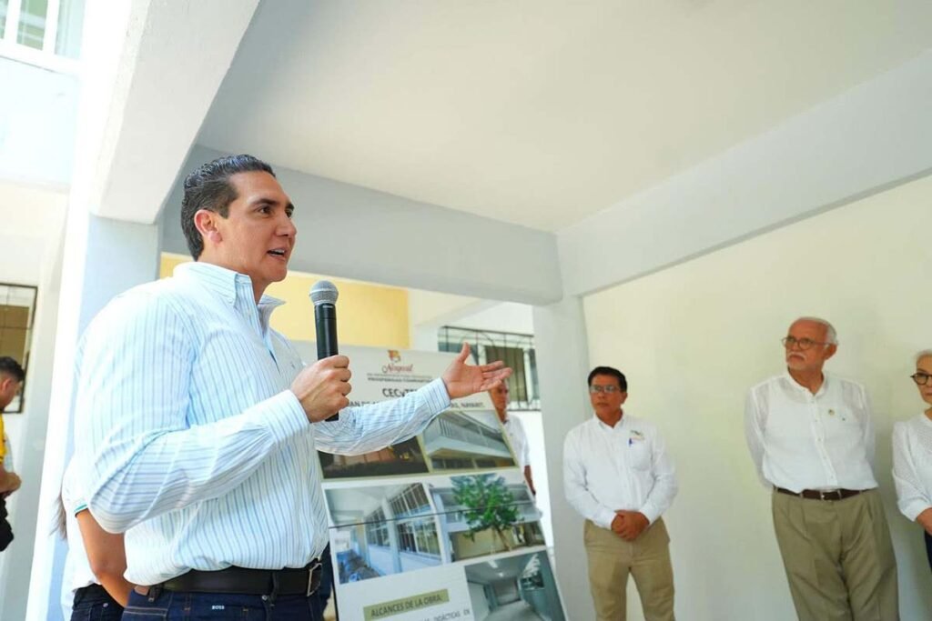 Gobernador y alcalde refuerzan desarrollo en Bahía de Banderas.