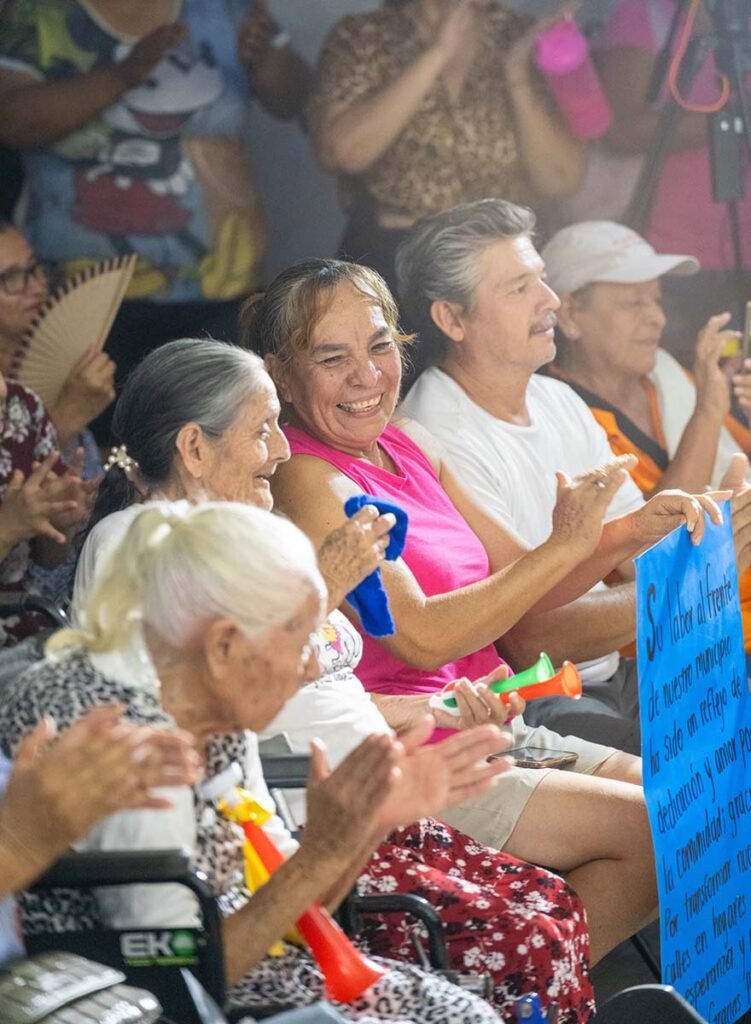 Héctor Santana cumple con la calle Miguel Hidalgo en Mezcales.