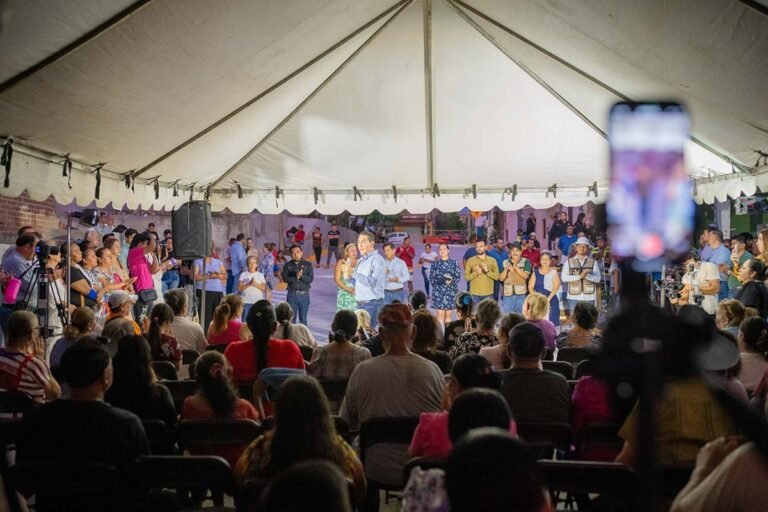 Héctor Santana cumple con la calle Miguel Hidalgo en Mezcales