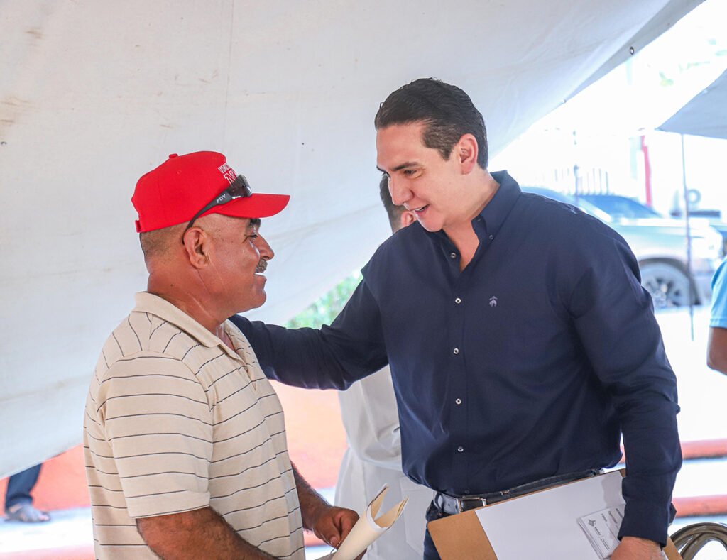 Héctor Santana impulsa atención ciudadana en San Juan de Abajo.