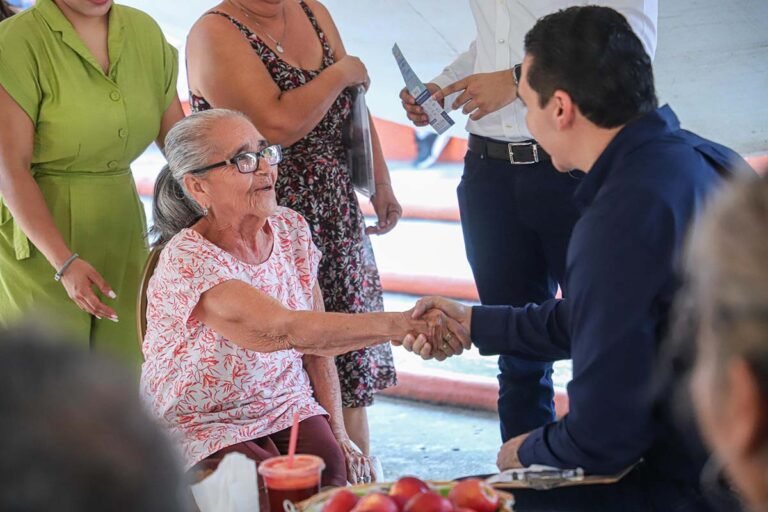 Héctor Santana impulsa atención ciudadana en San Juan de Abajo