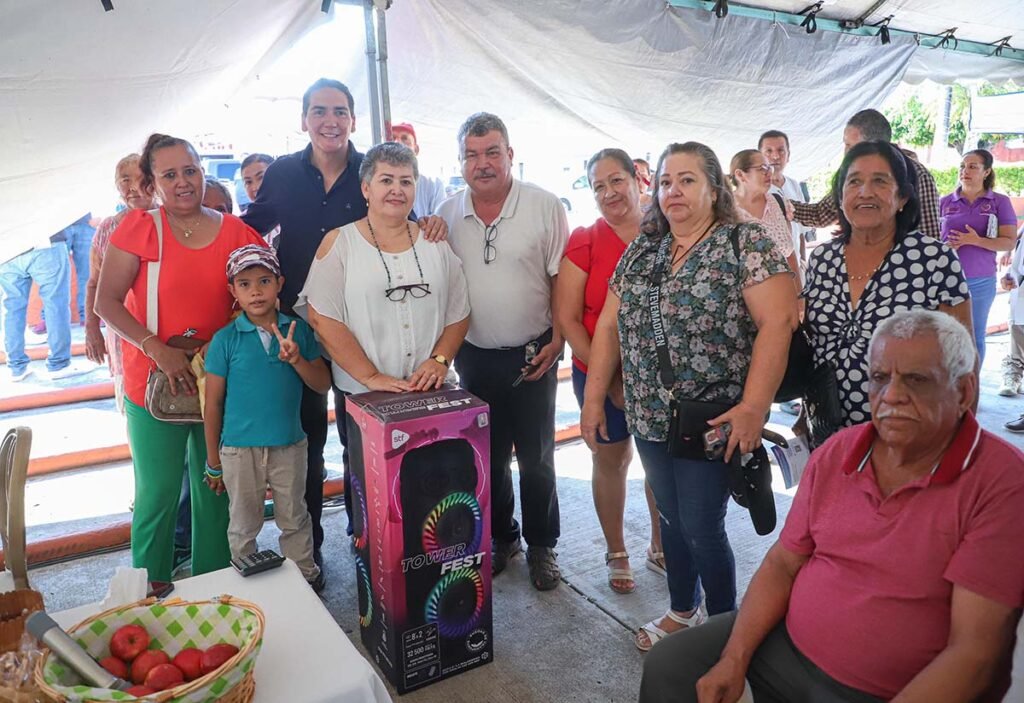 Héctor Santana impulsa atención ciudadana en San Juan de Abajo.