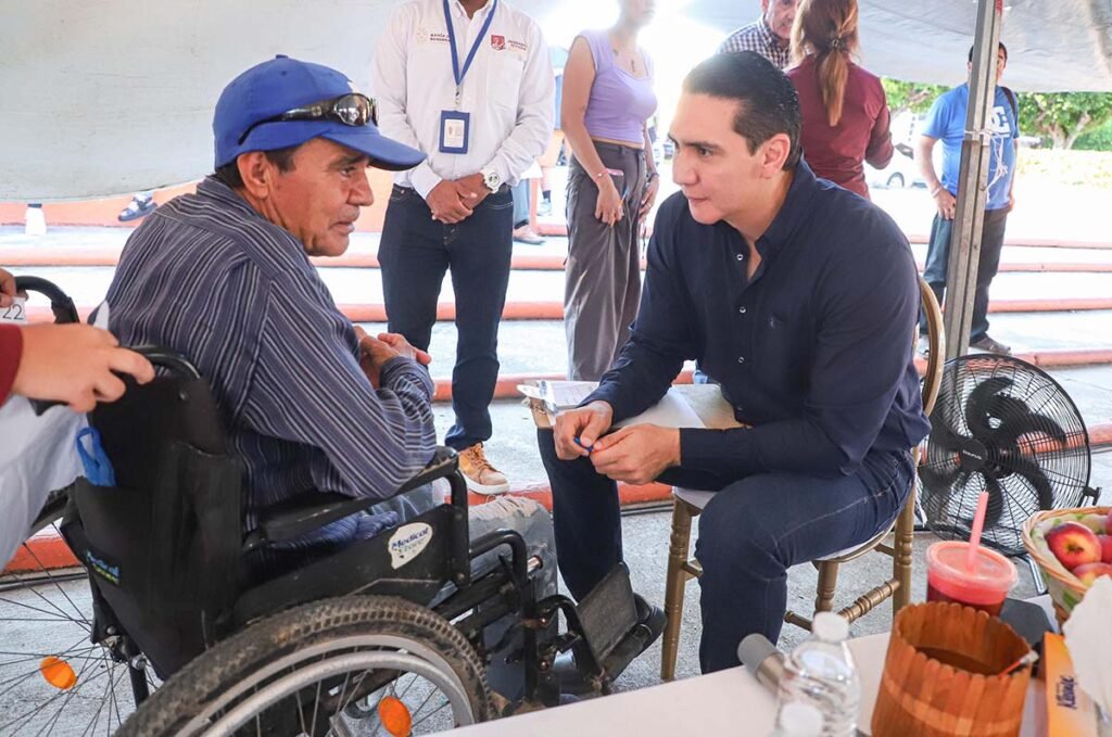 Héctor Santana impulsa atención ciudadana en San Juan de Abajo.