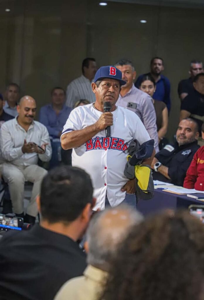 Héctor Santana expone logros en obra pública, apoyos sociales y desarrollo económico para transformar Bahía de Banderas con transparencia y resultados.